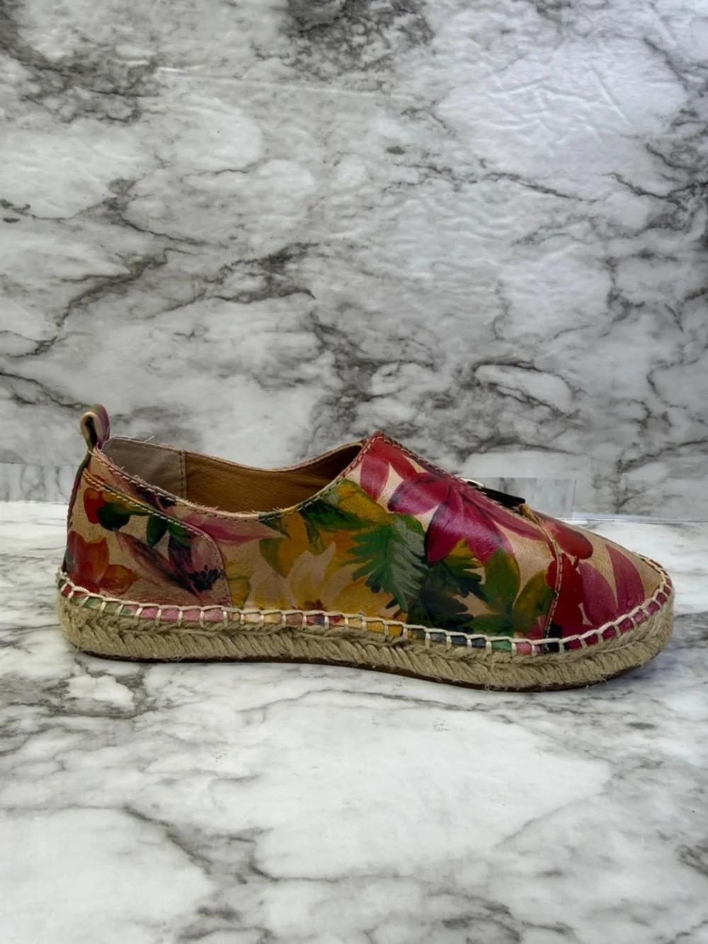 Patricia Nash Eva leather flat shoe in Spring Multi floral pattern NIB Size 6